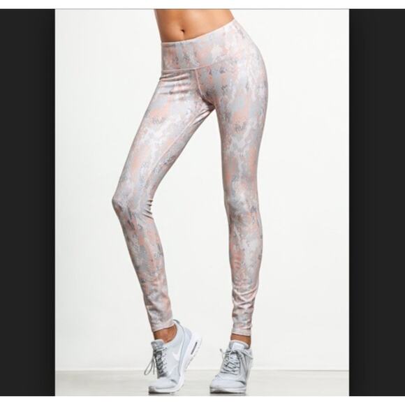 Alo Yoga Airbrush Leggings Tropical Peach Python ALO Yoga Size Large - Picture 1 of 8